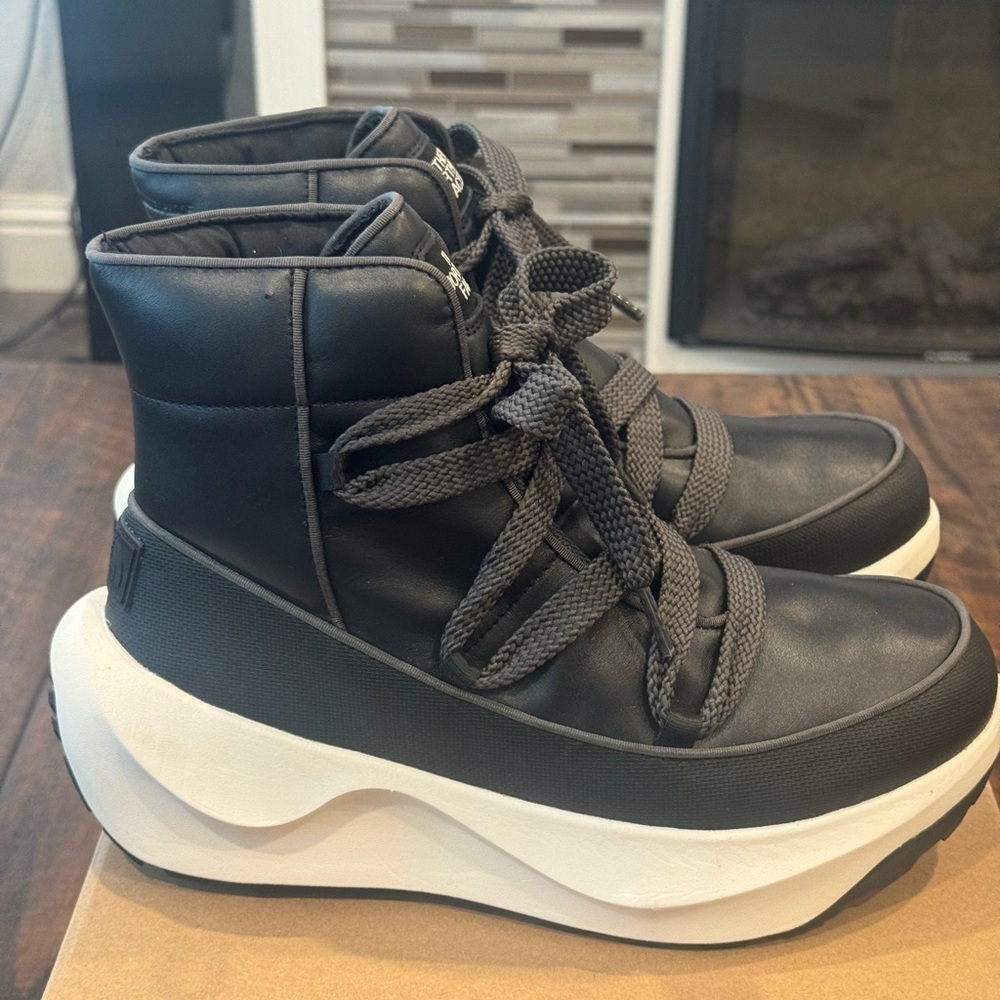 The North Face Halseigh ThermoBall Boot (NWOT)